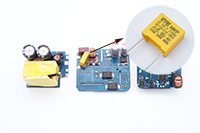 PD快充專用X2安規(guī)電容104K310V用于綠聯(lián)65W三口氮化鎵充電器